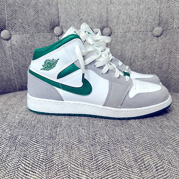 Nike Jordan ones - grey suede with green accents - Picture 1 of 9